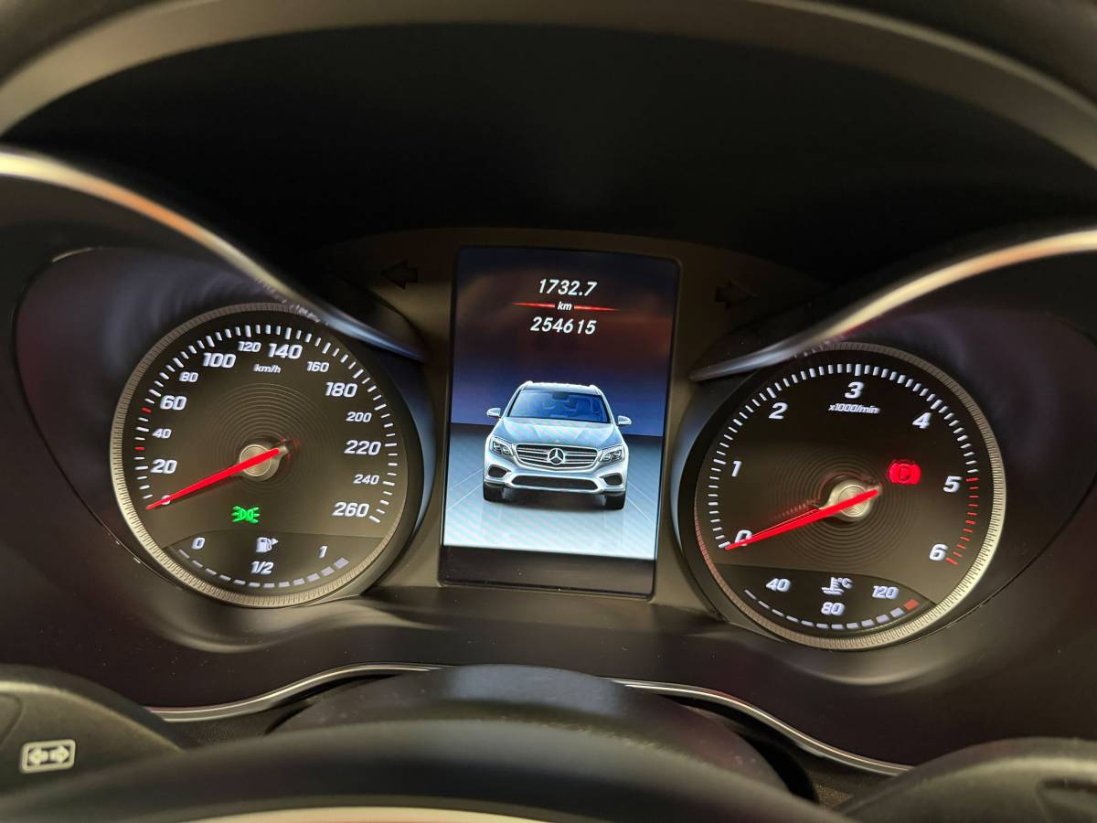 MERCEDES GLC 220d 4MATIC