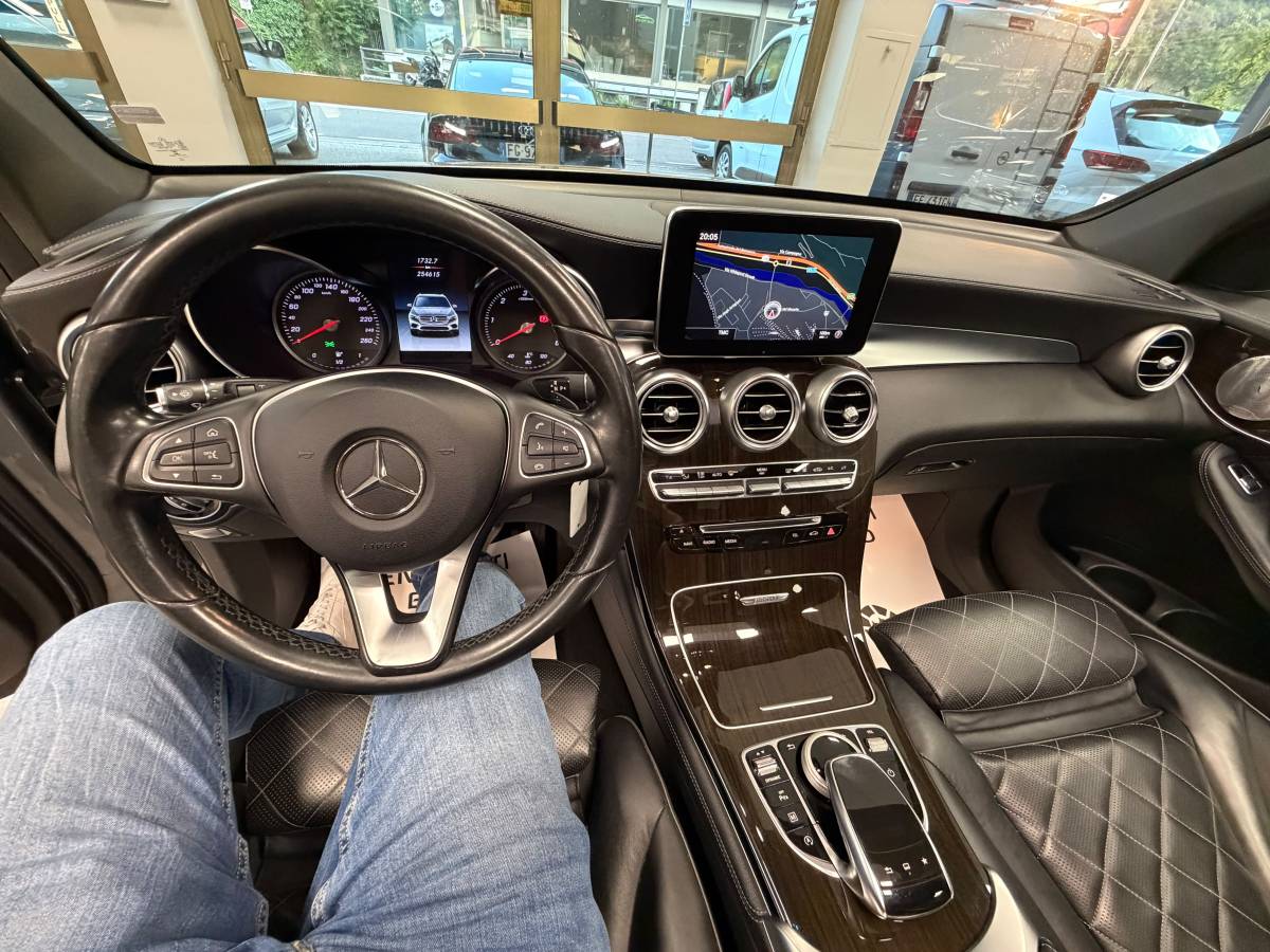 MERCEDES GLC 220d 4MATIC
