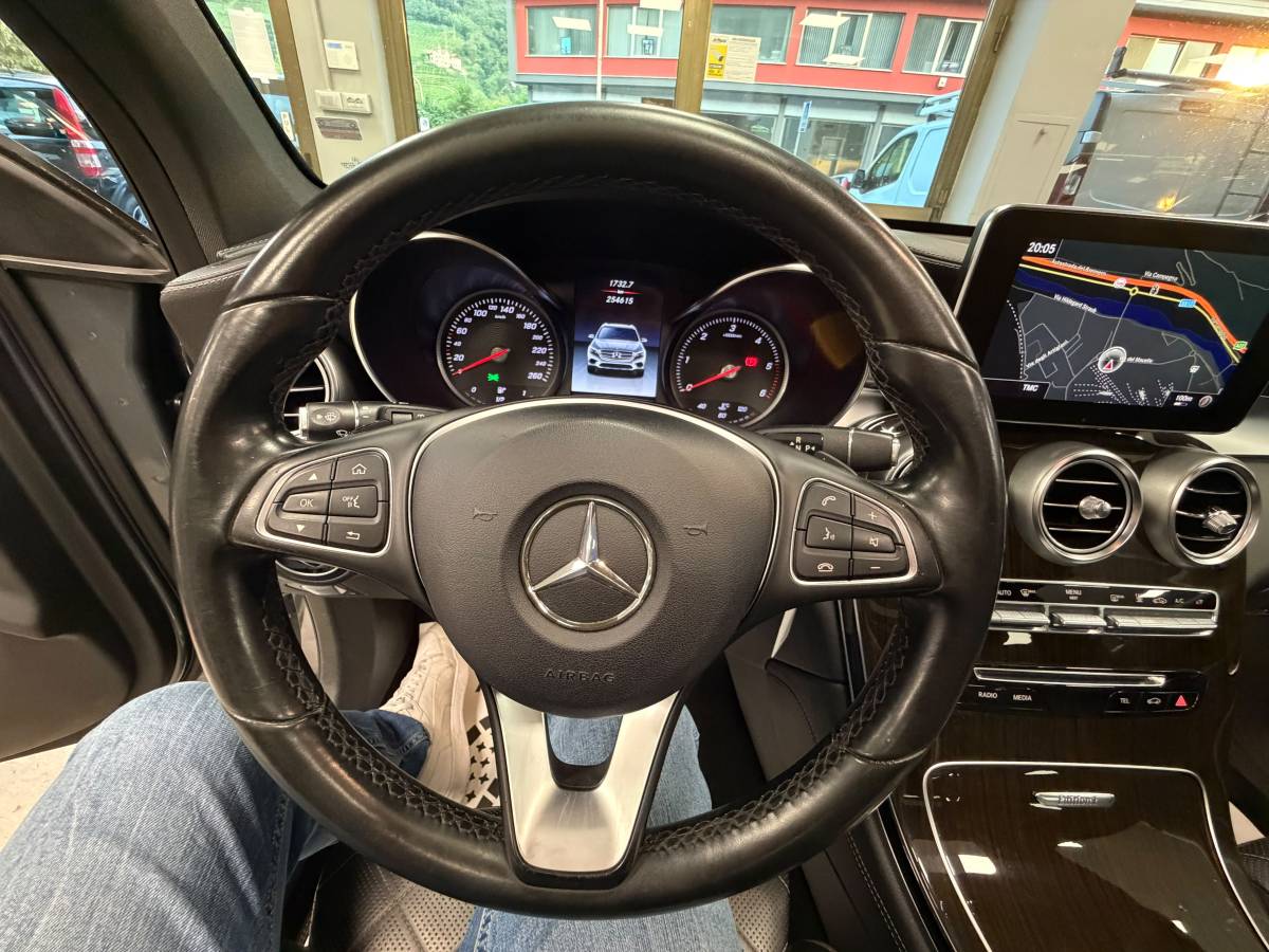 MERCEDES GLC 220d 4MATIC