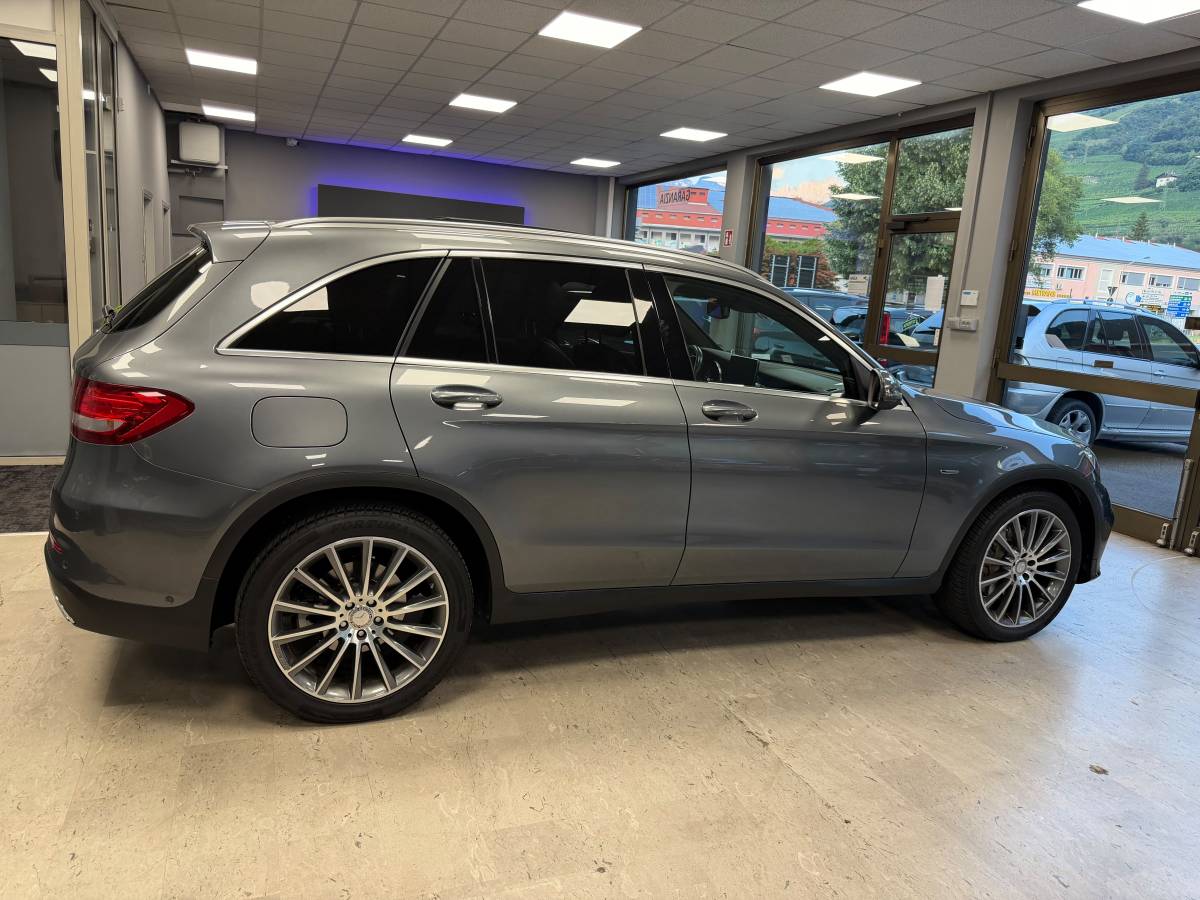 MERCEDES GLC 220d 4MATIC