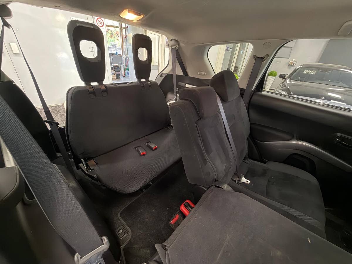MITSUBISHI OUTLANDER 2.0 DI-D INSTYLE – 7 POSTI – 4X4 Ok anche per i neopatentati 