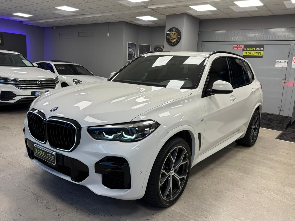 BMW X5 XDRIVE30D 48V M SPORT – 286 CV TAGLIANDI IN CASA MADRE