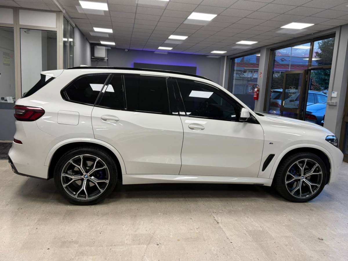 BMW X5 XDRIVE30D 48V M SPORT – 286 CV TAGLIANDI IN CASA MADRE