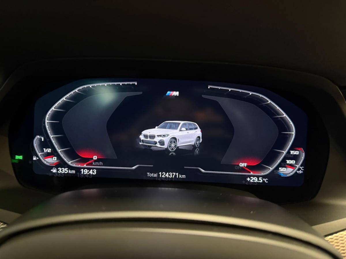 BMW X5 XDRIVE30D 48V M SPORT – 286 CV TAGLIANDI IN CASA MADRE