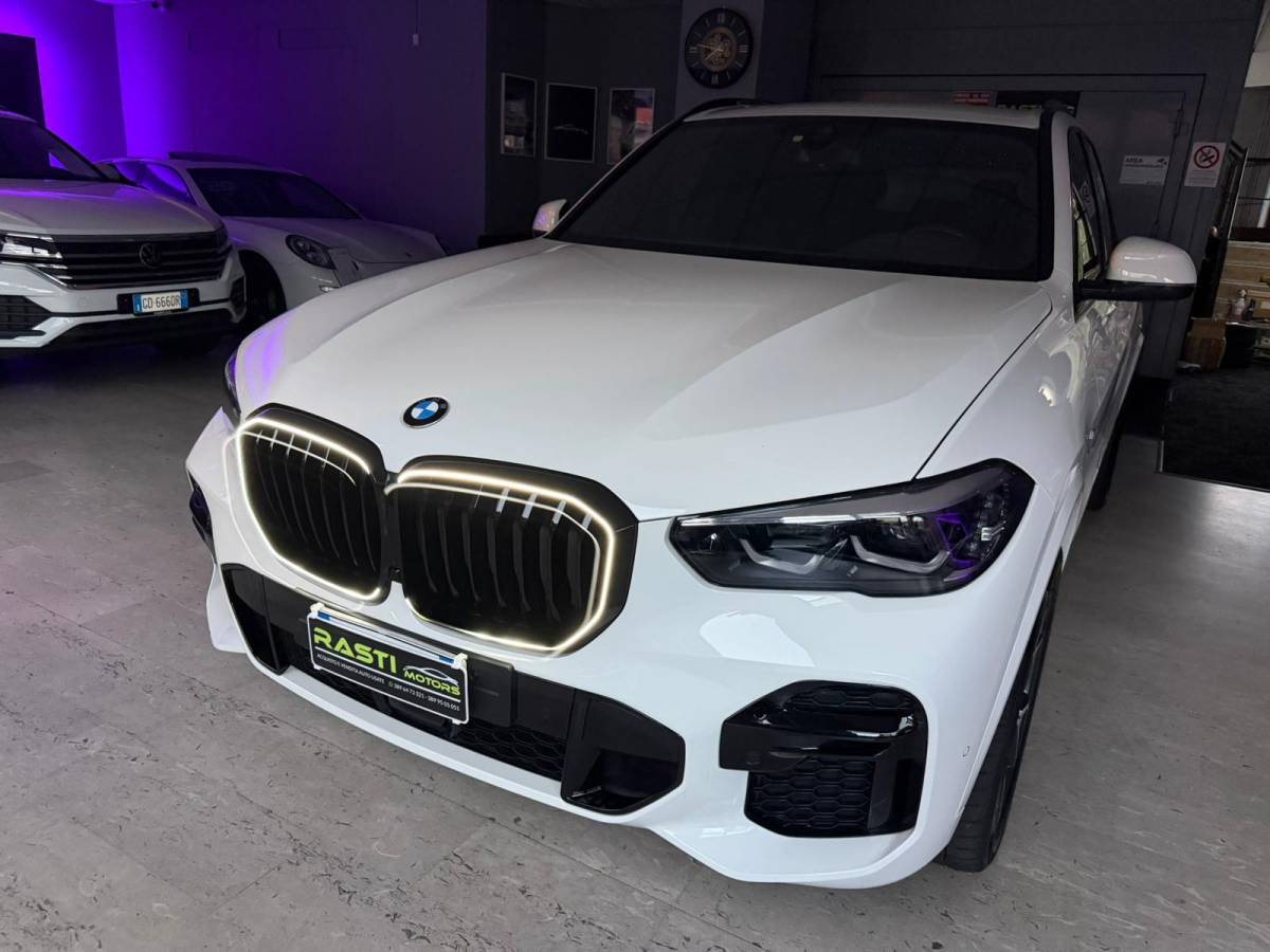 BMW X5 XDRIVE30D 48V M SPORT – 286 CV TAGLIANDI IN CASA MADRE