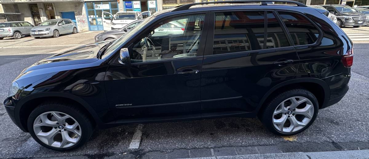 BMW X5 xDrive30d – 7 POSTI  