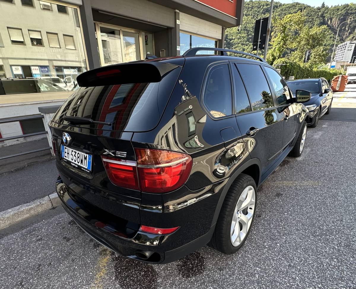 BMW X5 xDrive30d – 7 POSTI  