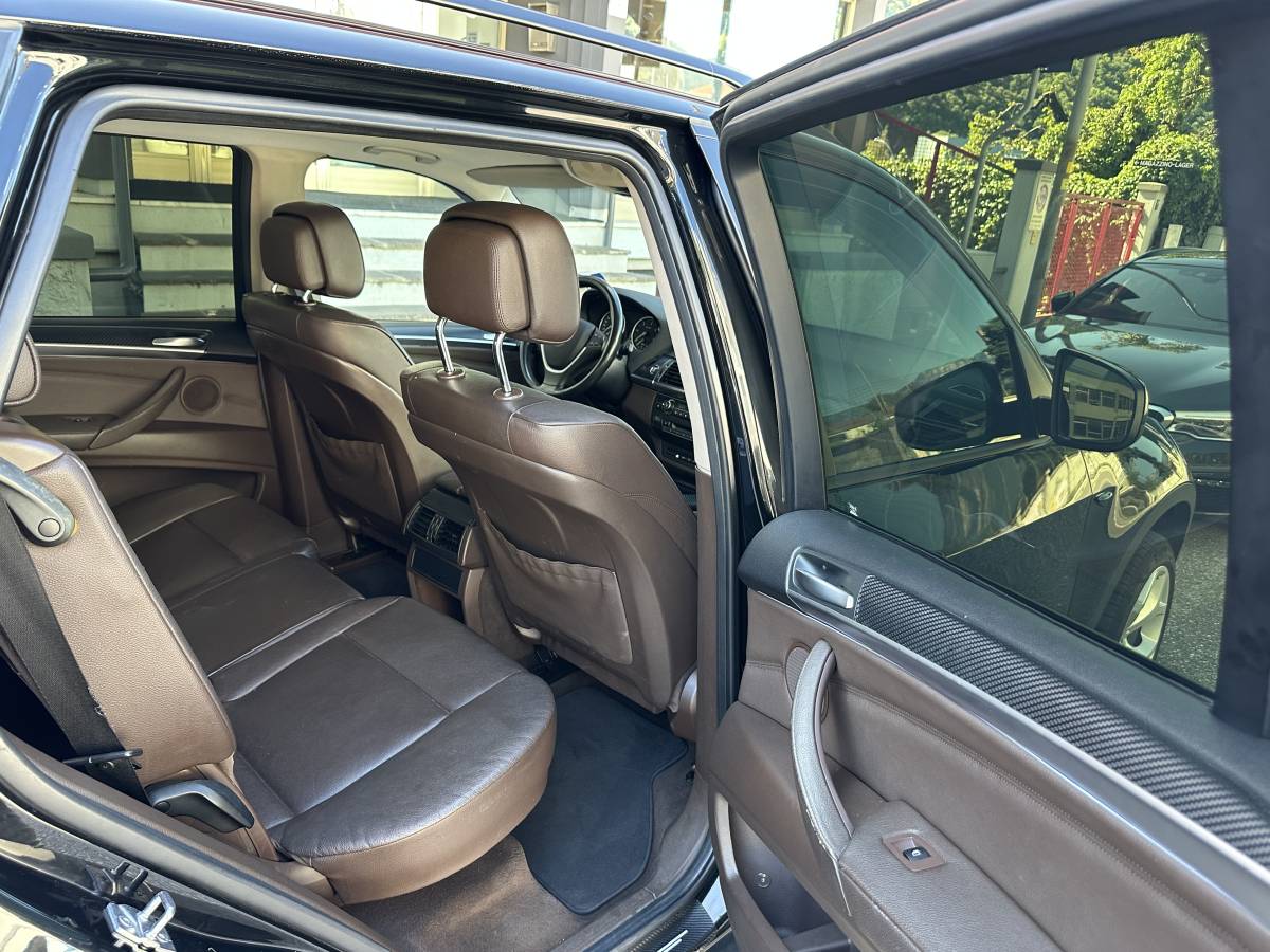 BMW X5 xDrive30d – 7 POSTI  