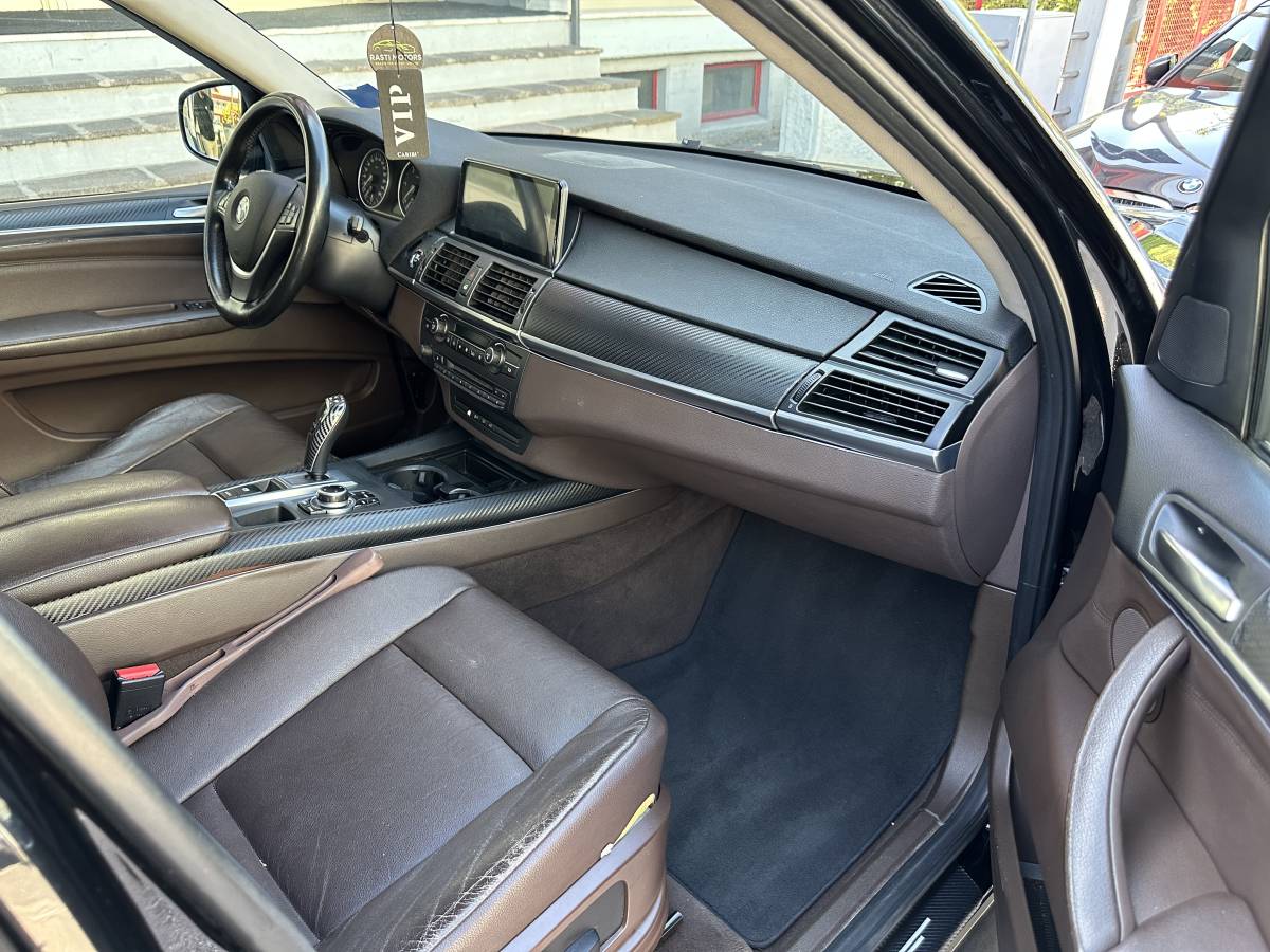 BMW X5 xDrive30d – 7 POSTI  