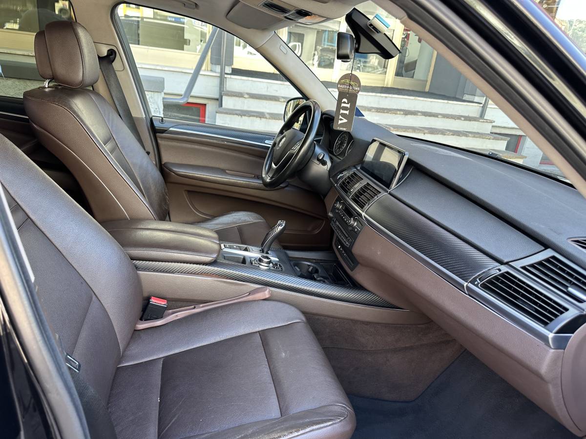 BMW X5 xDrive30d – 7 POSTI  
