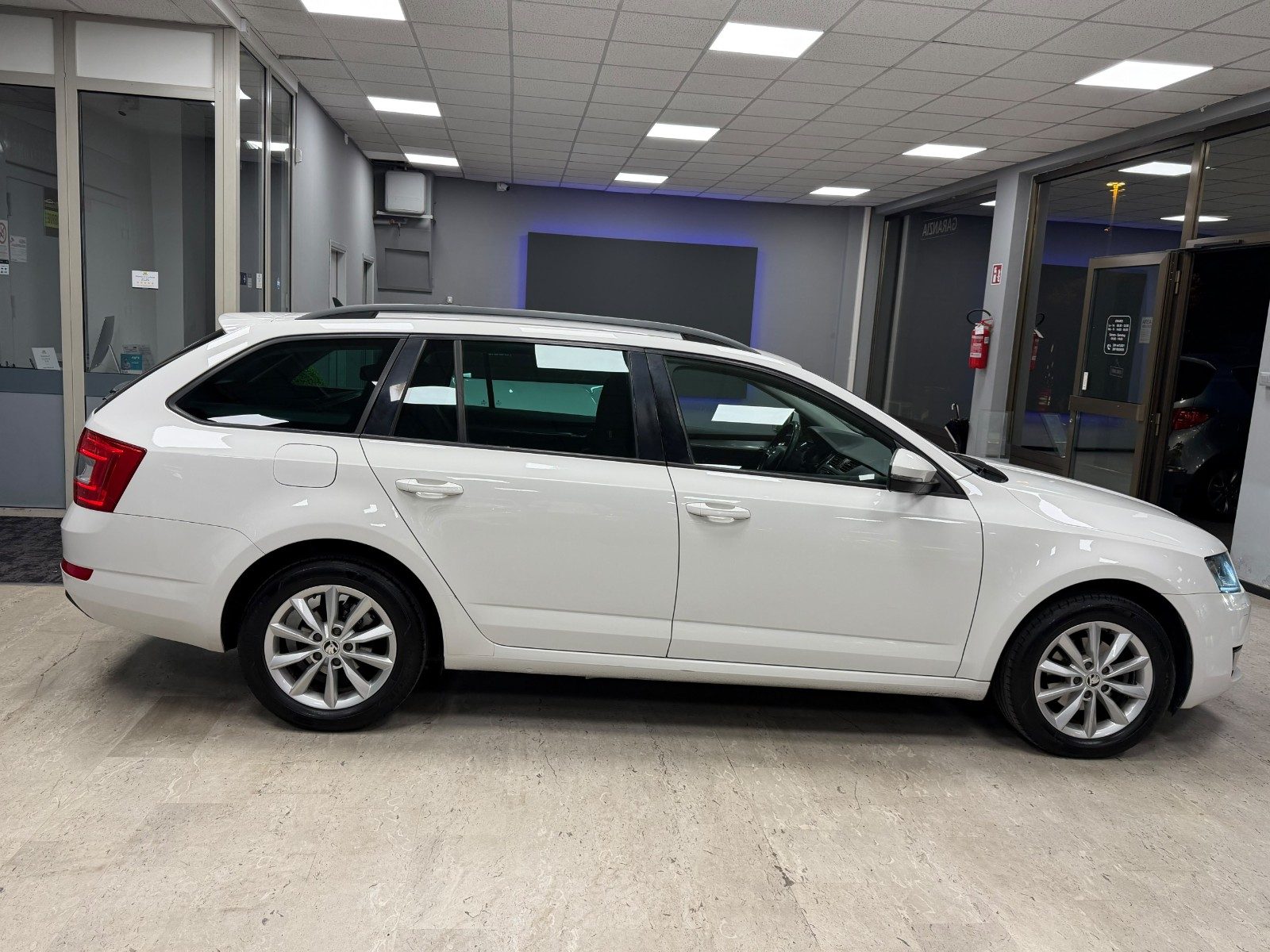 SKODA OCTAVIA 1.6 TDI DSG WAGON STYLE – 110 CV 