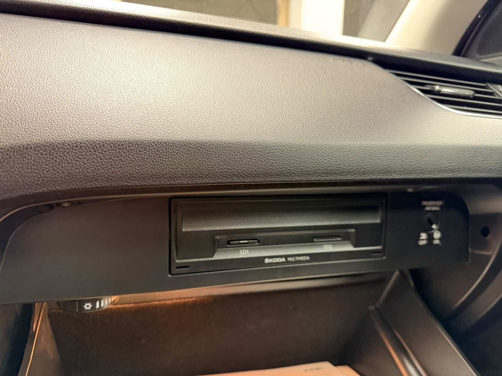 SKODA OCTAVIA 1.6 TDI DSG WAGON STYLE – 110 CV 